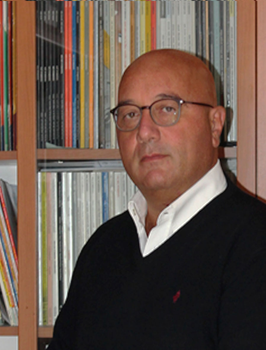 Foto del professore Raffaele Amore