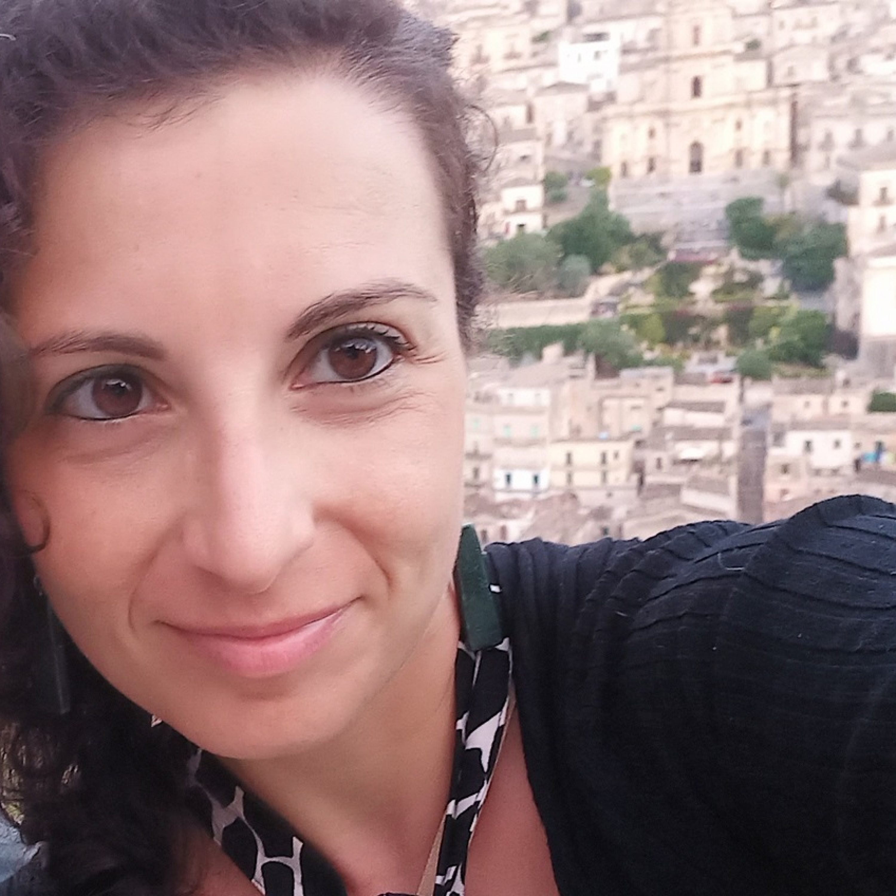 Foto della professoressa Emma Maglio